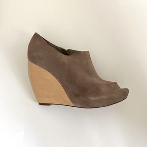 loeffler randall suede peep toe wedges 7 1/2